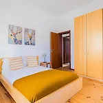 Lx Urban Living, 2br *